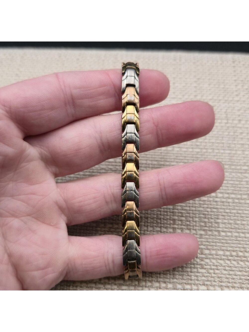 7.5 Inch Titanium Tri-Tone Tone Magnetic Chevron Link Bracelet A7966